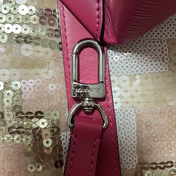 Louis Vuitton purse - Picture 5 of 8